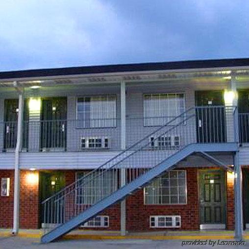 Colonial Inn האמונד מראה חיצוני תמונה